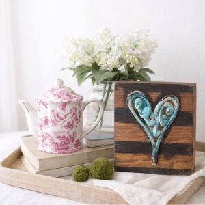 Striped Wood Block Heart Spring Decor Bundle — Teapot & Floral Vase